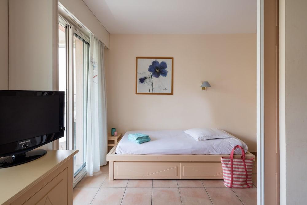 Résidence Pierre&Vacances Les Rivages Du Parc Menton Exterior foto