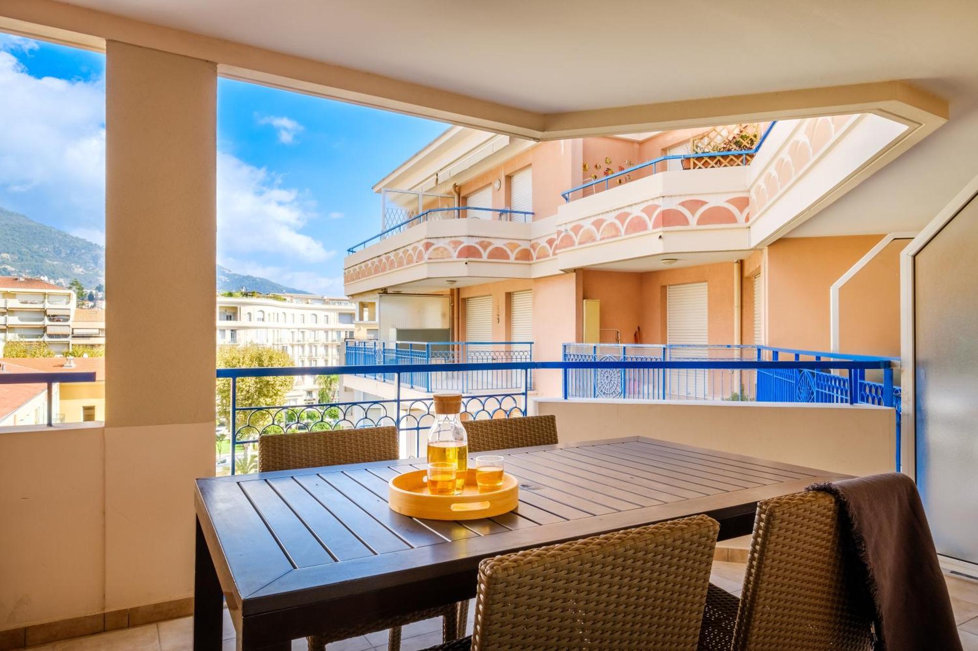 Résidence Pierre&Vacances Les Rivages Du Parc Menton Exterior foto