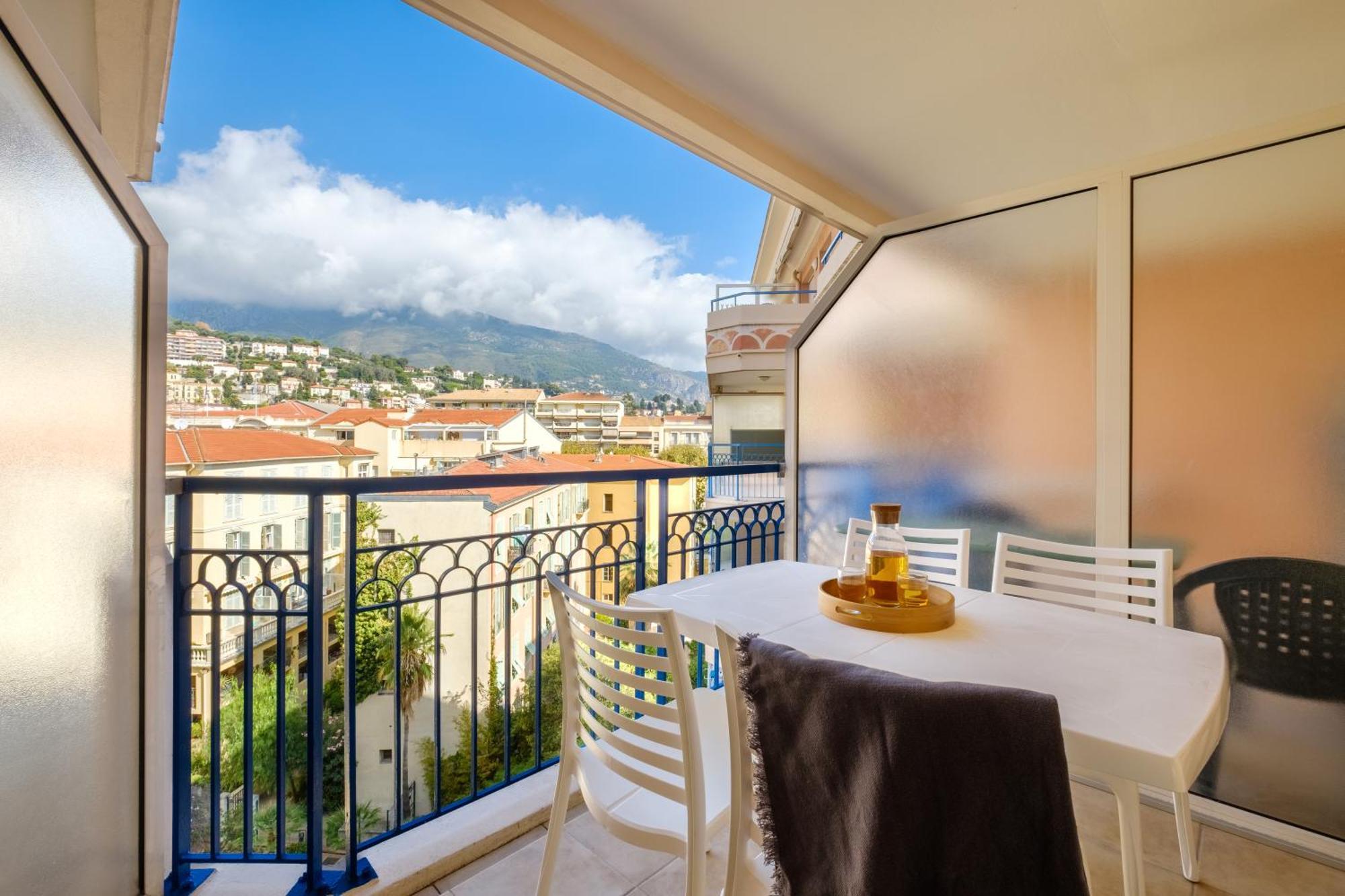 Résidence Pierre&Vacances Les Rivages Du Parc Menton Exterior foto