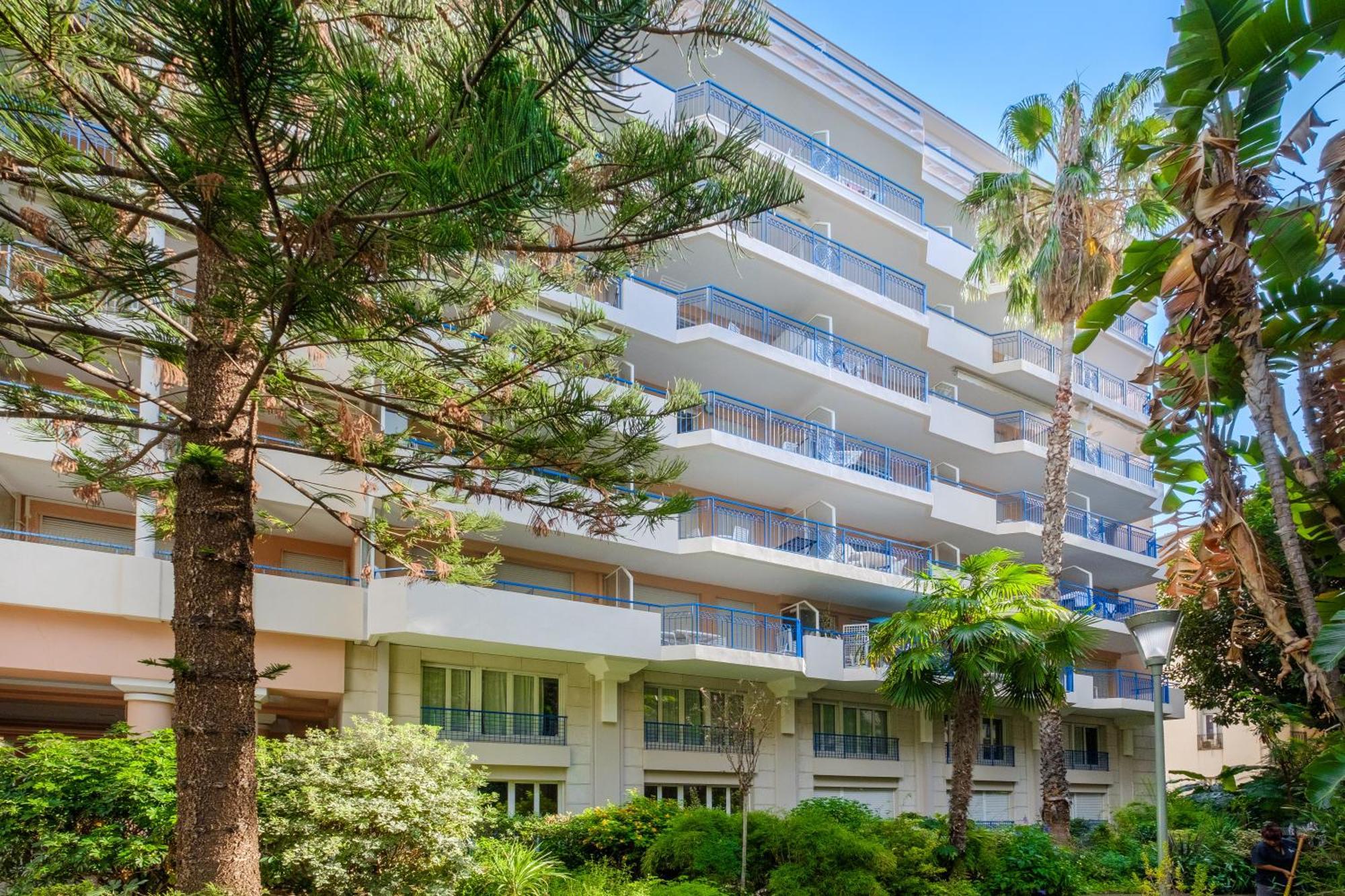 Résidence Pierre&Vacances Les Rivages Du Parc Menton Exterior foto